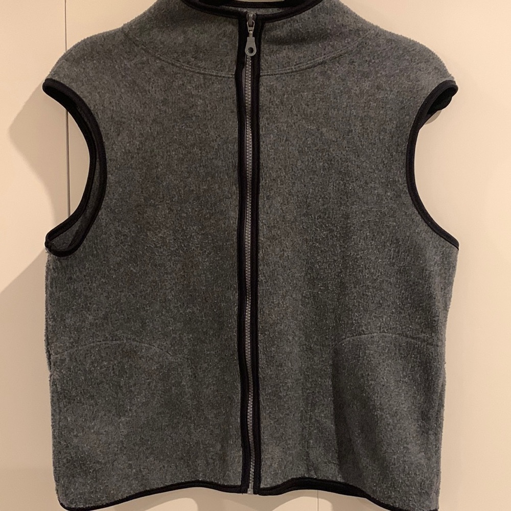 Gray Vest w Black Trim Zippered Front and Pockets
